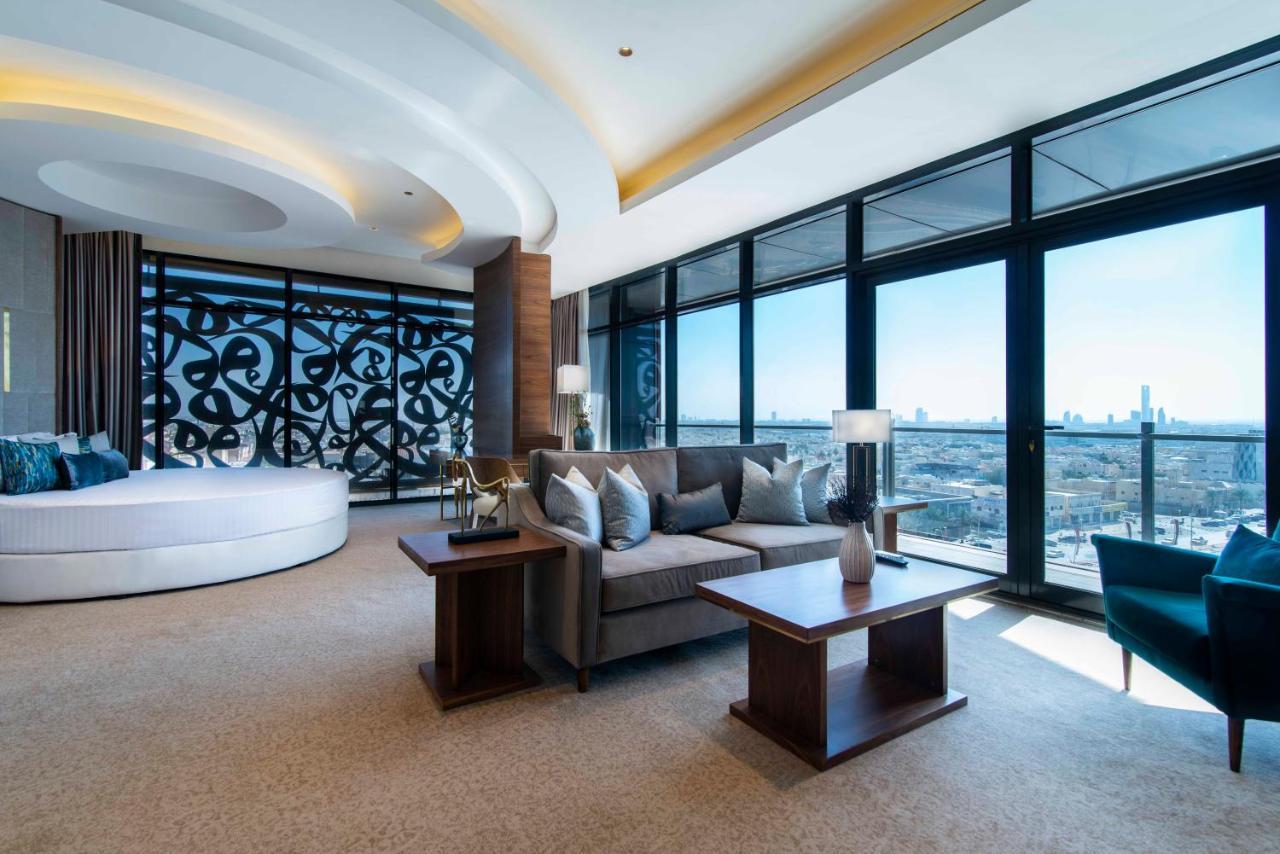 Waw Hotel Suites King Abdullah Road Ar Riyad Esterno foto