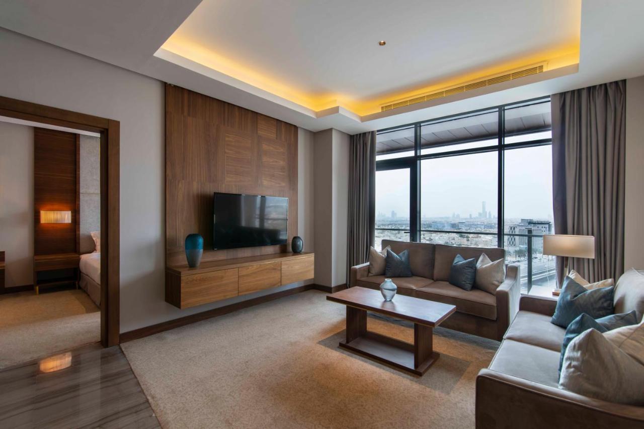 Waw Hotel Suites King Abdullah Road Ar Riyad Esterno foto