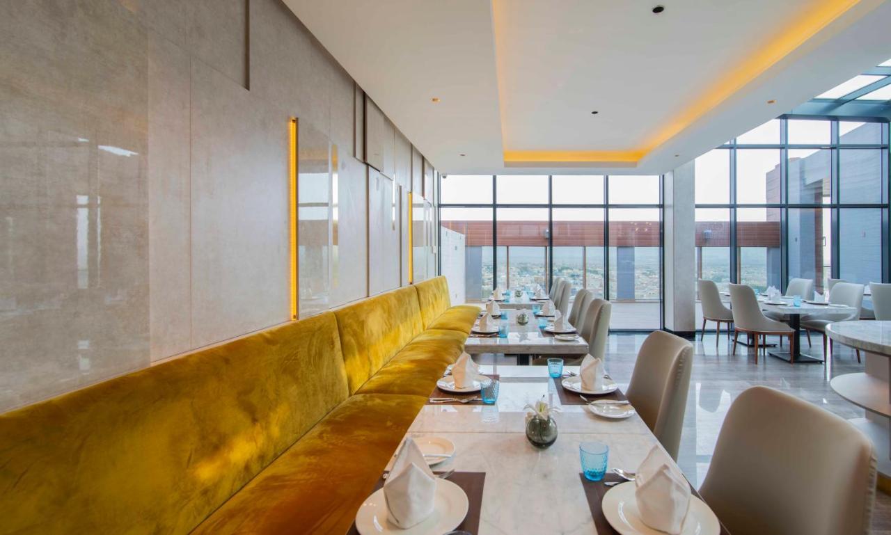 Waw Hotel Suites King Abdullah Road Ar Riyad Esterno foto