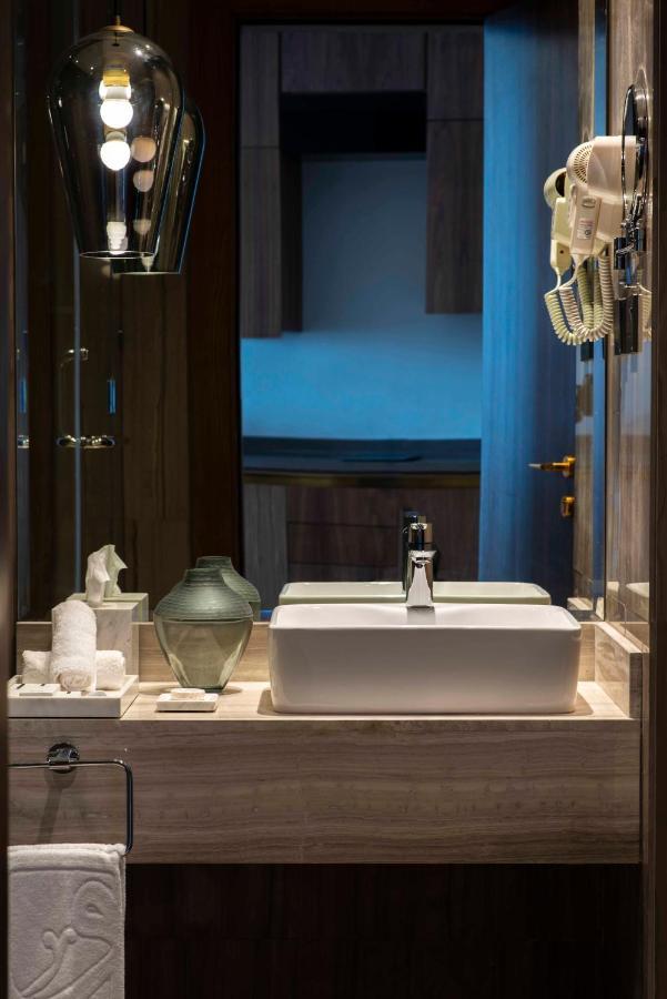 Waw Hotel Suites King Abdullah Road Ar Riyad Esterno foto